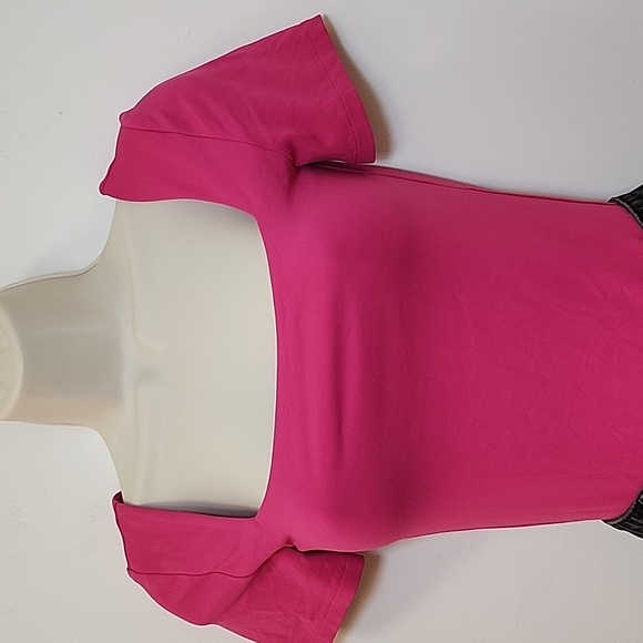 Aritzia Babaton Contour Romamtic Magenta Short Sleeve Square Neck Bodysuit Sz S - Picture 4 of 16